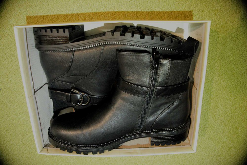 Дамски боти номер 42 CLARA BARSON