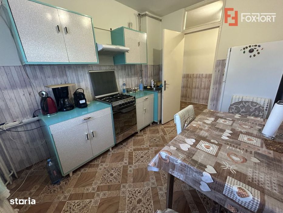 Apartament cu 3 camere de vanzare - Girocului