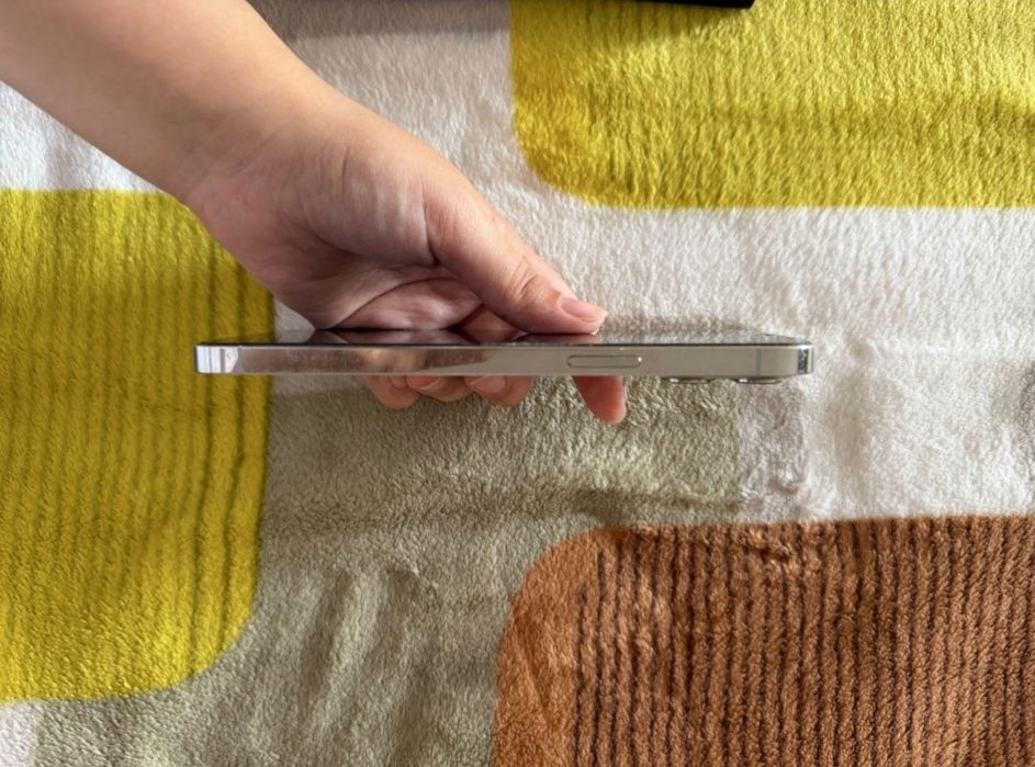 СРОЧНО ПРОДАМ iPhone 12 pro max