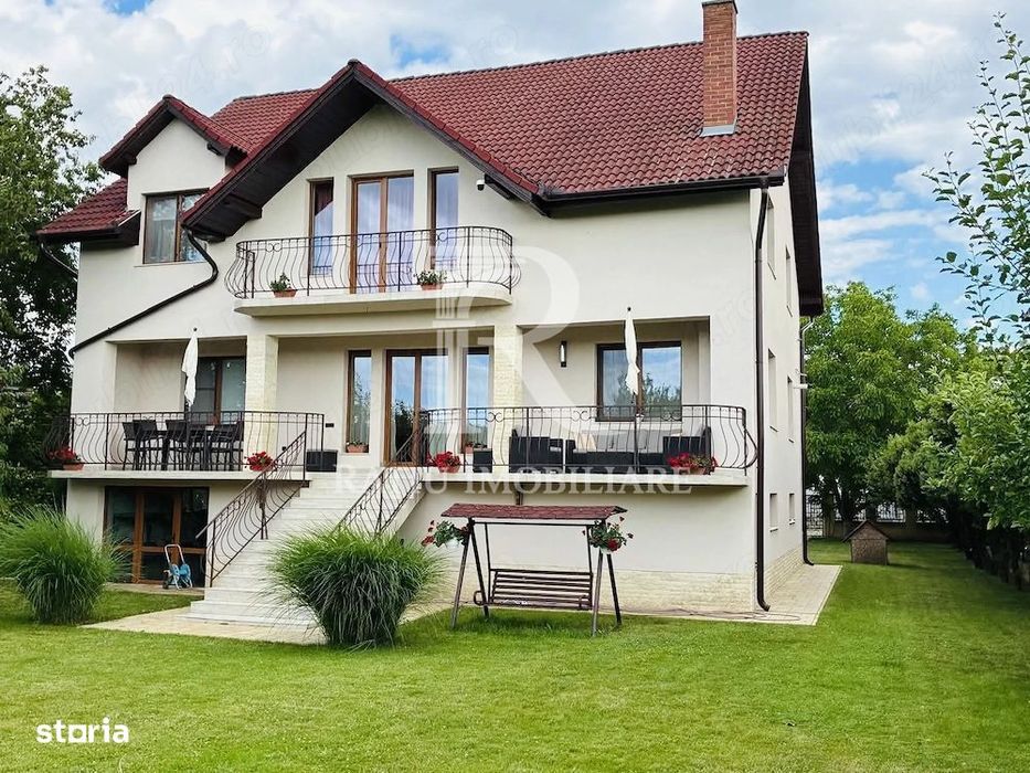 Casă Spațioasă cu 2 Apartamente | Teren 1.100 mp | Marghita