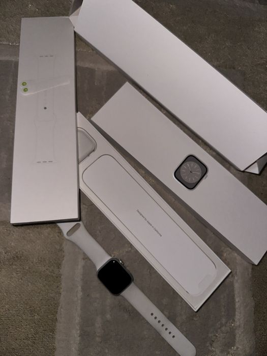 Apple watch series 8
