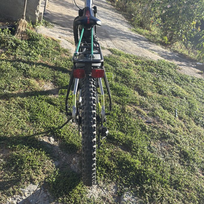 Schimb bicicleta sau vind bicicleta merge impecabil