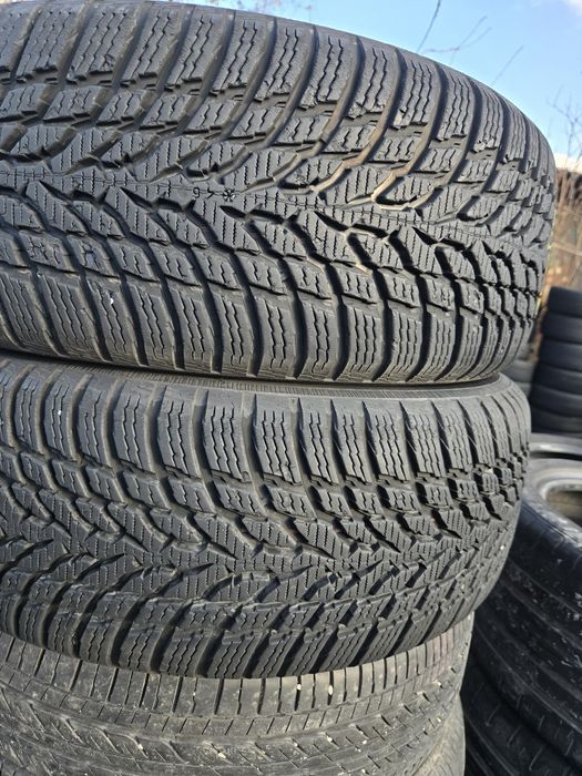 2бр. 215 60 16 Nokian зимни.