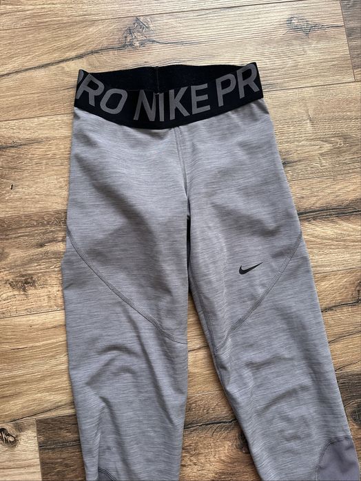 Дамски клин Nike pro