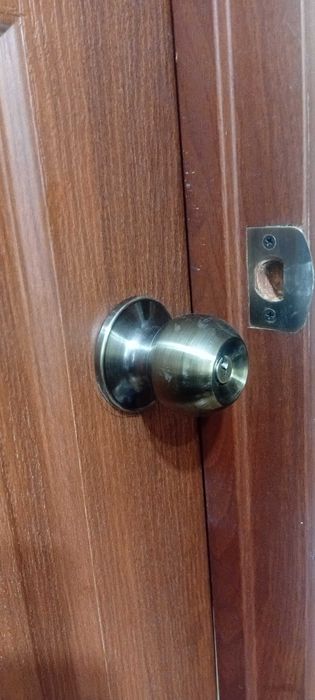 Дверь для ванной