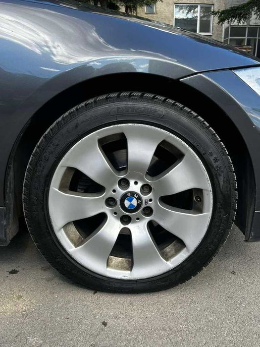 BMW 320 2.0 / 163 - 3500€