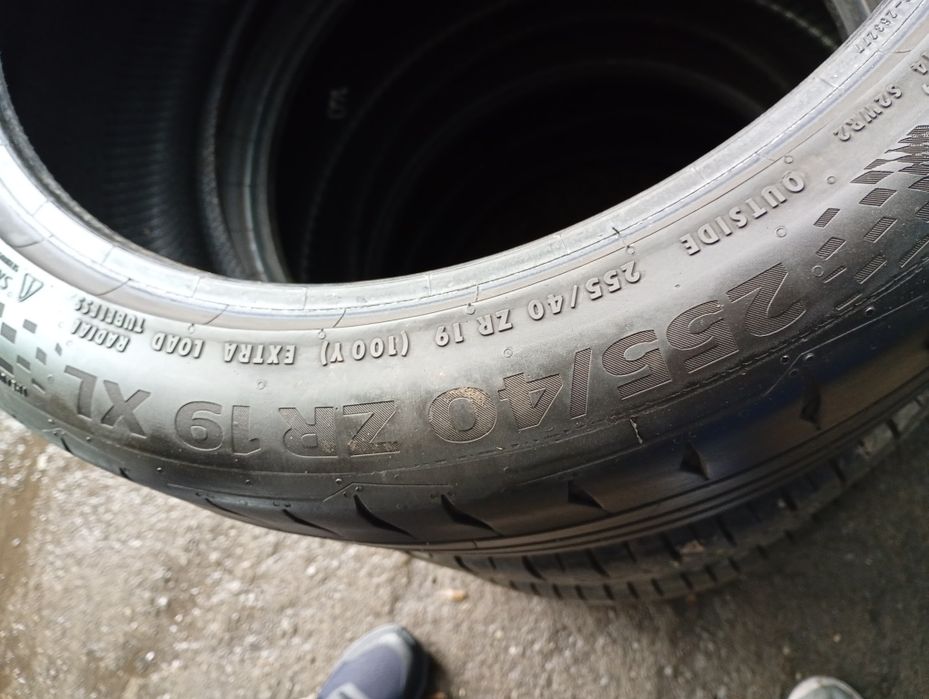Перфектни 2бр.255/40/19 Continental SC7 dot4723