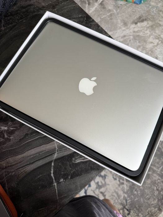 Apple Mac Air 13, 2017 года