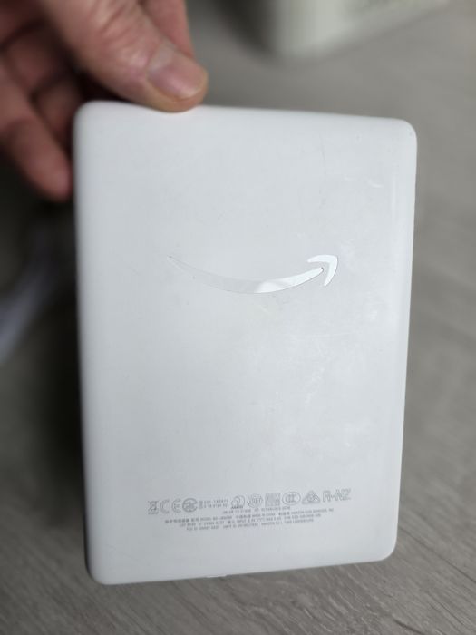 Amazon Kindle Paperwhite 10th Gen. 8GB Wi-Fi 6" eBook Reader White