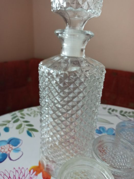 Сервиз чисто нов