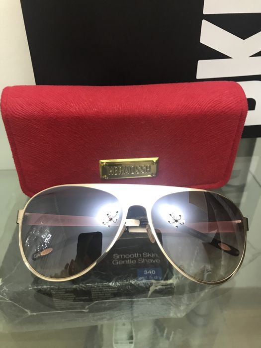 Продам солнцезащитные очки