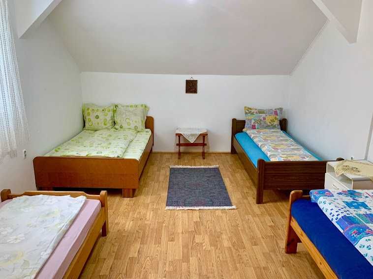 Cabana cu sauna si ciubar inclus (8-16pers) 10km de Toplita