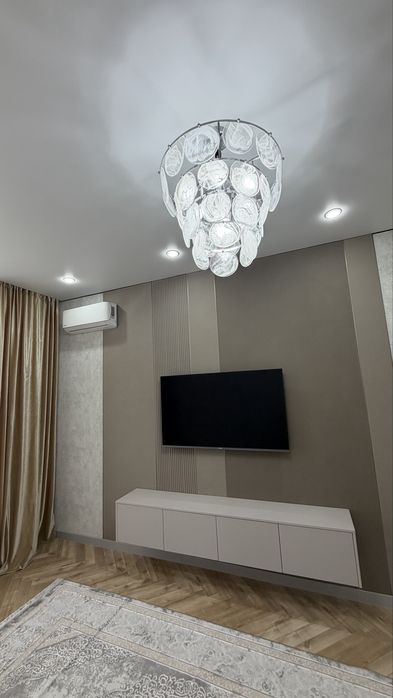 Жк Дауыс.300 000 тг в месяц, коммунальные услуги включены в стоимость.