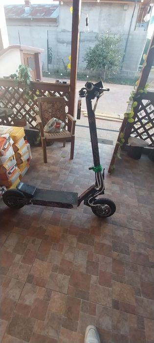 Vând kukirin g2 cu colant redbull