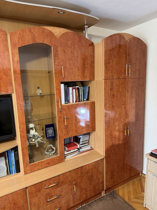 Mobila living spatiu generos in stare foarte buna
