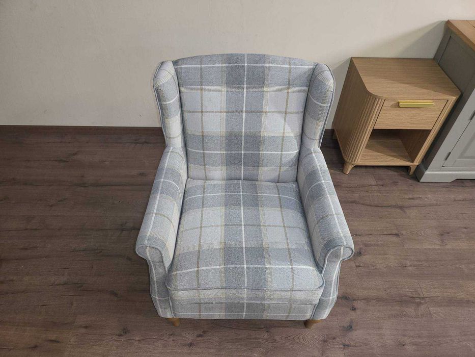 Сив фотьойл от плат с висока облегалка