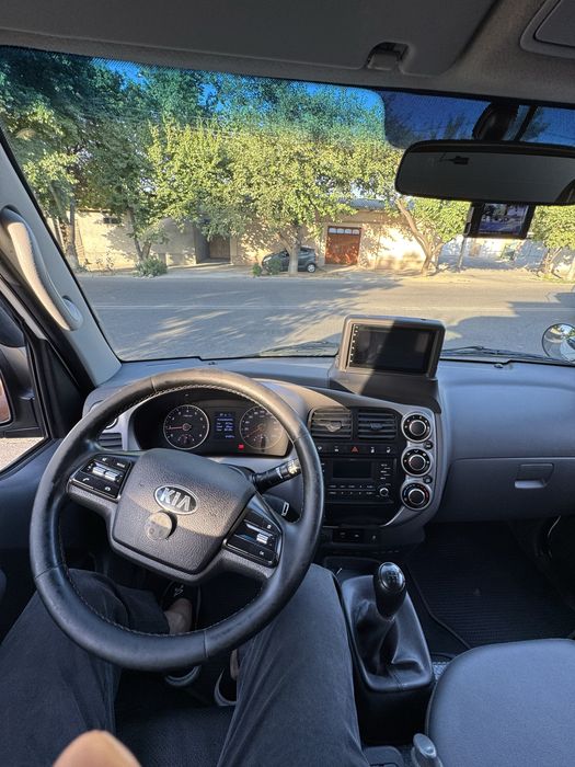 kia bongo sotiladi