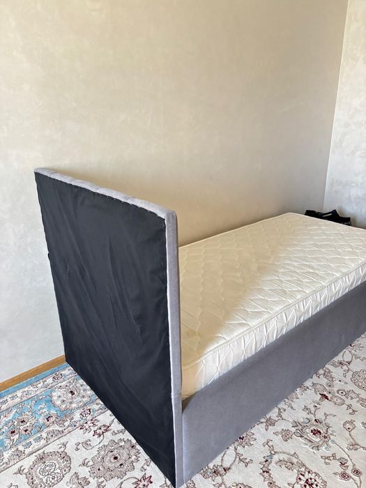 Продам Кровать 60’000