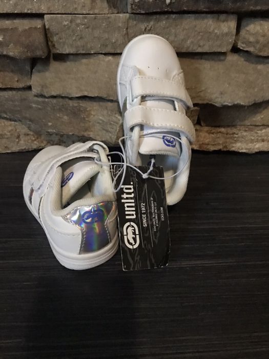 Чисто нови маратонки от Англия