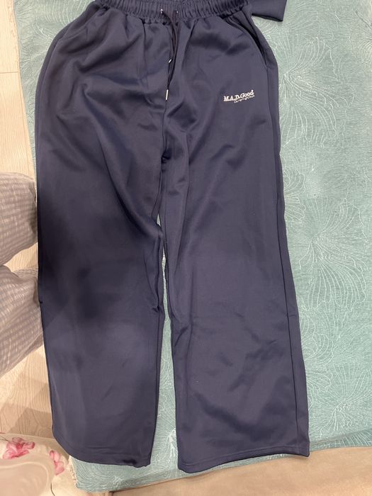 Спортивный костюм размер L