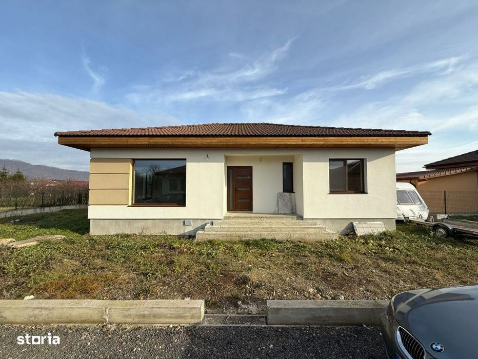 Casa finalizata stil mediteranean , 3 dormitoare, 100 mp utili – Sat