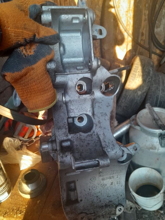 Запчасти рено сандеро