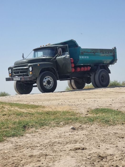 Zil sotiladi Moskovskiy