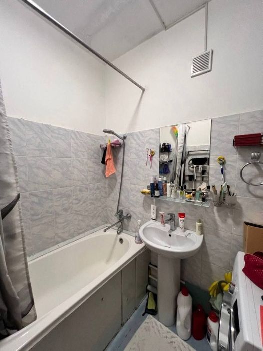 3/2/7 в Сергели 7А, Янгихает р-н.. Дом кирпичный, квартира 60 м²