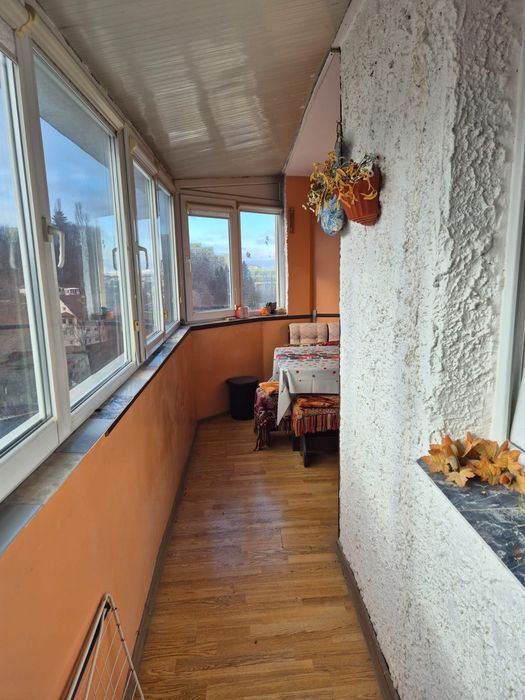 Vând apartament de două camere!