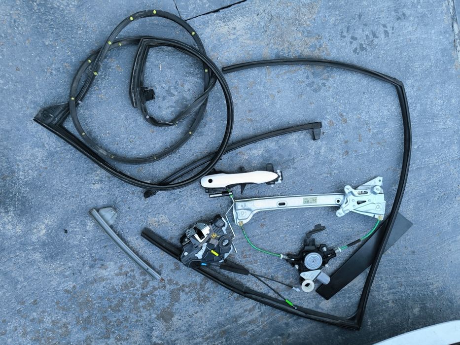 Vând jante  16 originale Toyota, accesorii portiera stângă față