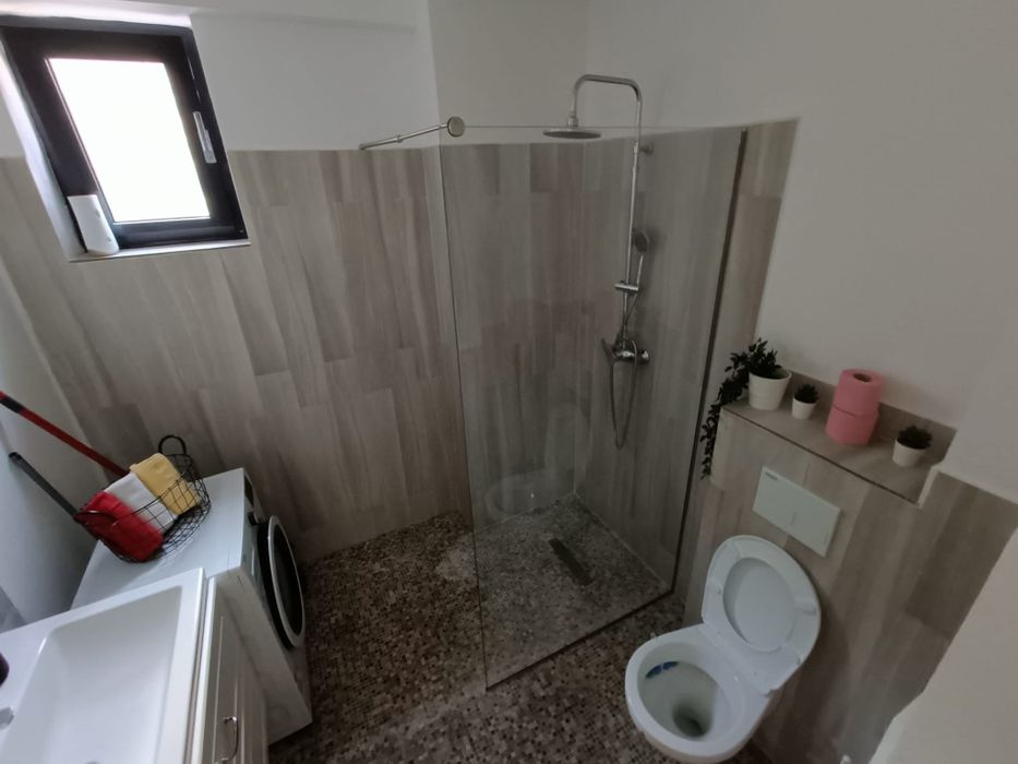 Închiriez apartament pe perioada nedeterminată