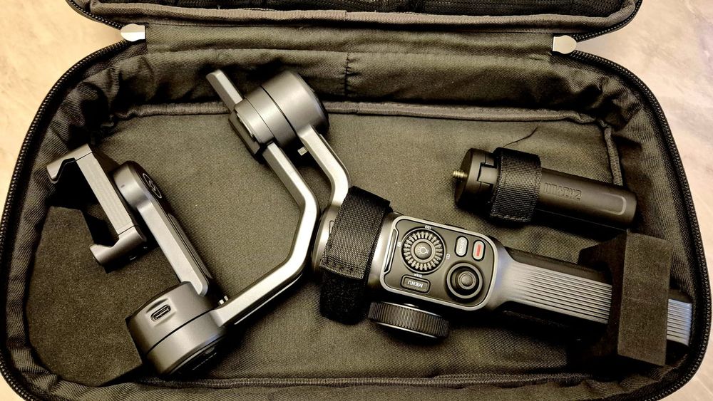 Stabilizator pentru telefoane mobile Zhiyun-Tech Smooth 5 Combo