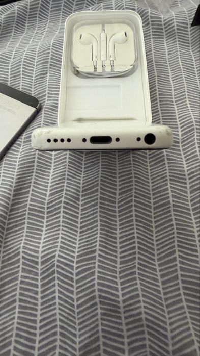 iPhone 5c и SE 2016 16gb (цената е за двата може поотделно)