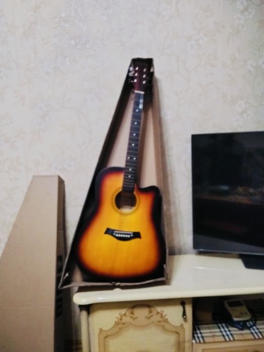 Акустическая гитара