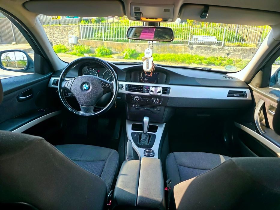 BMW 320 , 2.0 diesel anul 2011