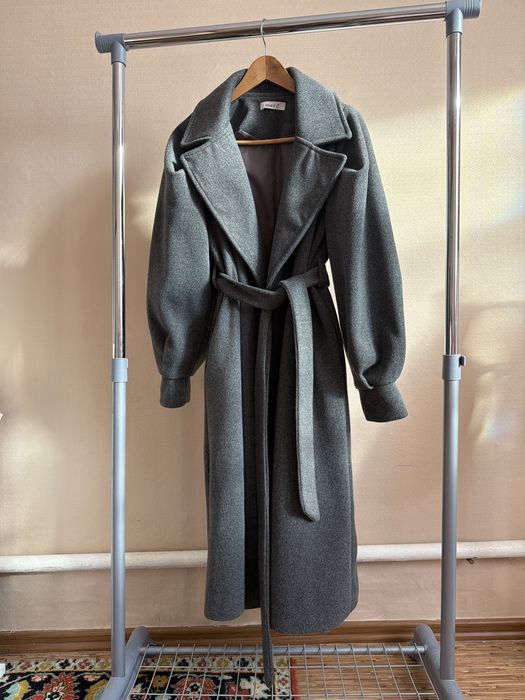 Пальто теплое, длинное