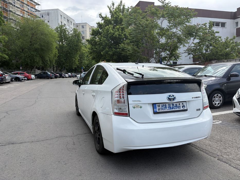 Vand toyota prius 2012 luna 12