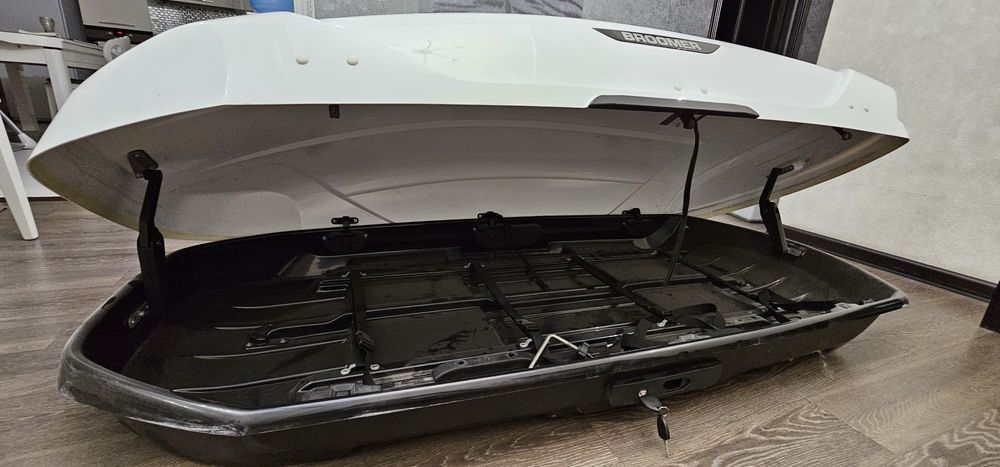 Автобокс бу Broomer Venture.