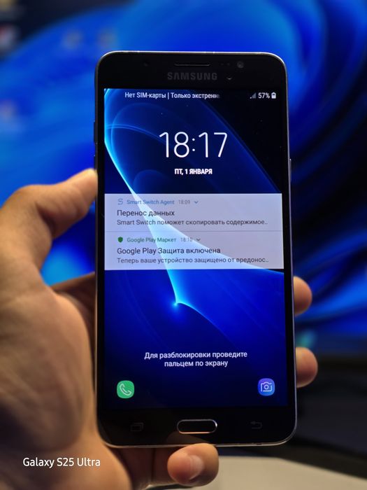 Продам Samsung j7 16гб (2016)