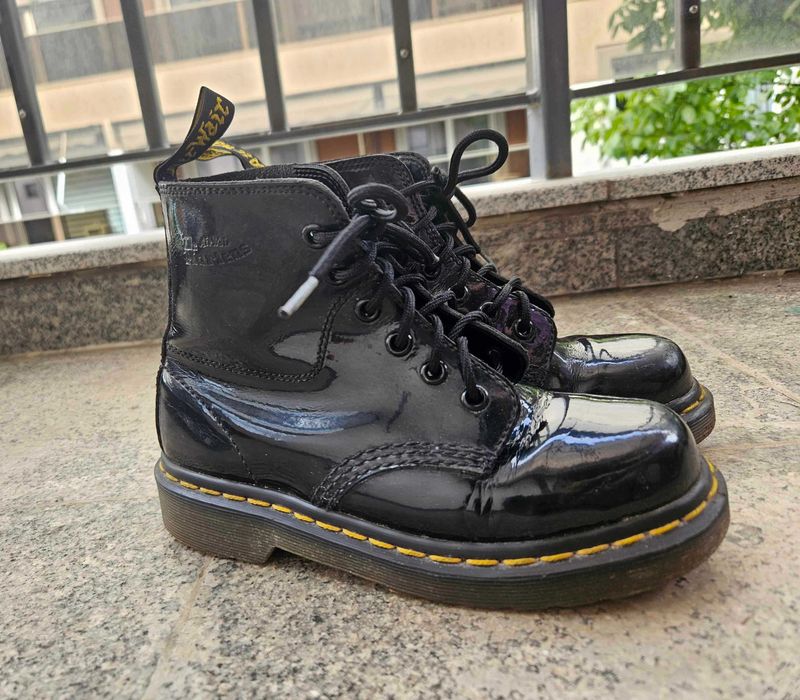Dr Martens черни лачени детски обувки