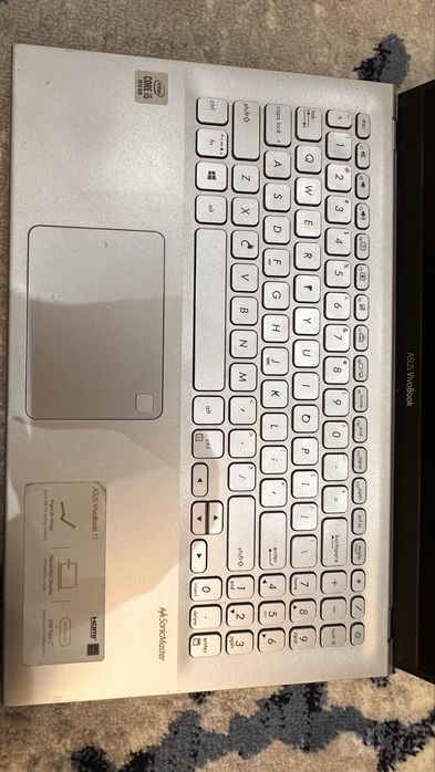 Asus vivobook. 15. I5