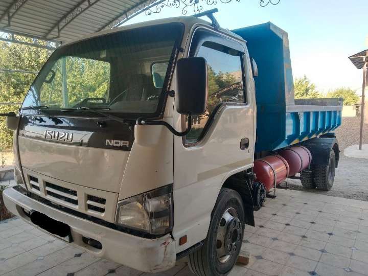 Isuzu samosval sotiladi