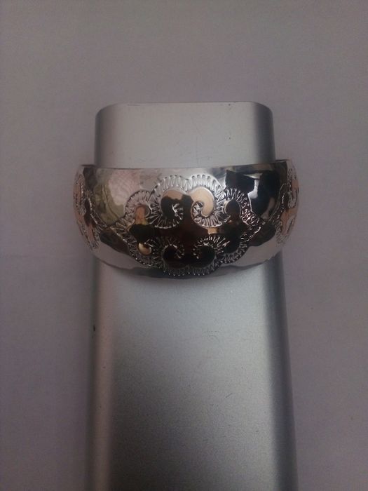 Продам новые браслеты