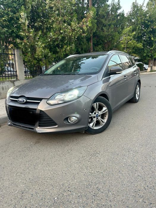 Vând Ford Focus III 2012 automat