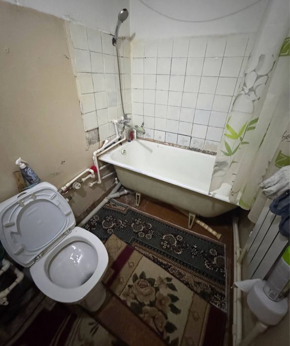 Срочно Продаеться 1-ком каартира городе Чирчике районе Октьябрь