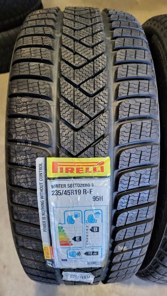 235/45/19 PIRELLI 4бр Runflat