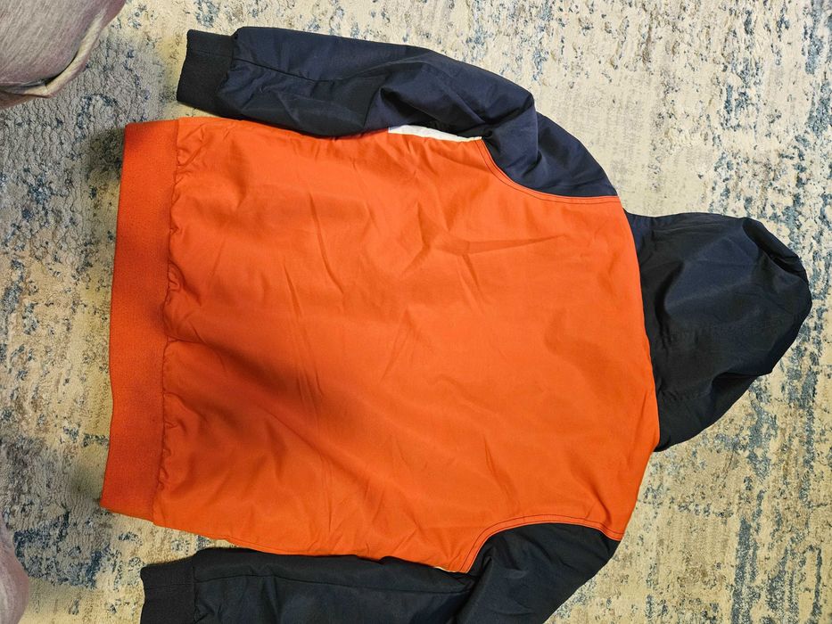 Два броя детски якета за момче.