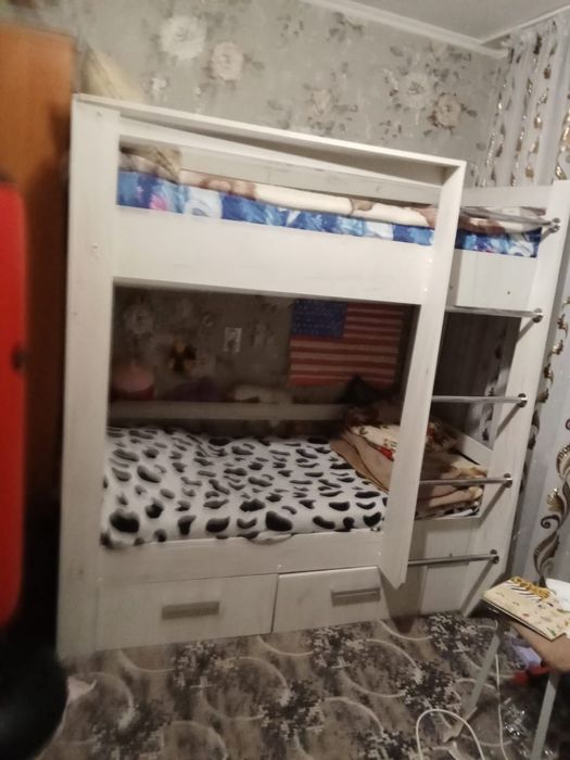 Продам двуярусную кровать