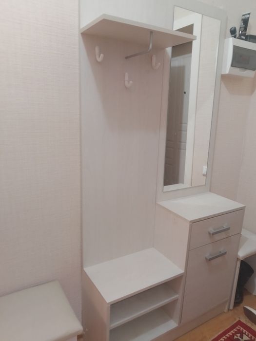 Продам прихожую.