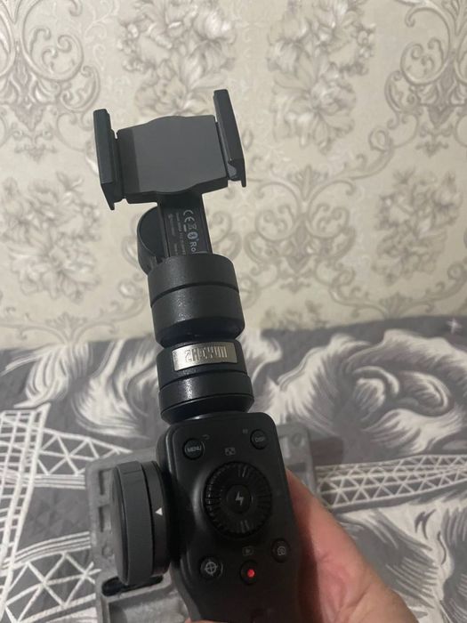 Стабилизатор для съемки Zhiyun Smooth 4